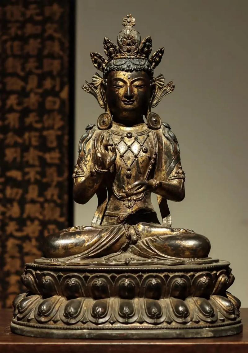 藏传菩萨造像 铜鎏金 高55 宽38 厚26厘米 开脸慈
