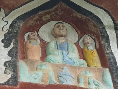 绵阳上清观明代道教摩崖造像,经过现代重妆